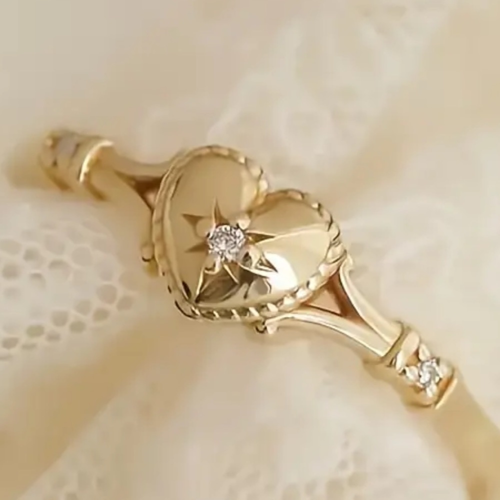 Elegant Gold Heart Bracelet